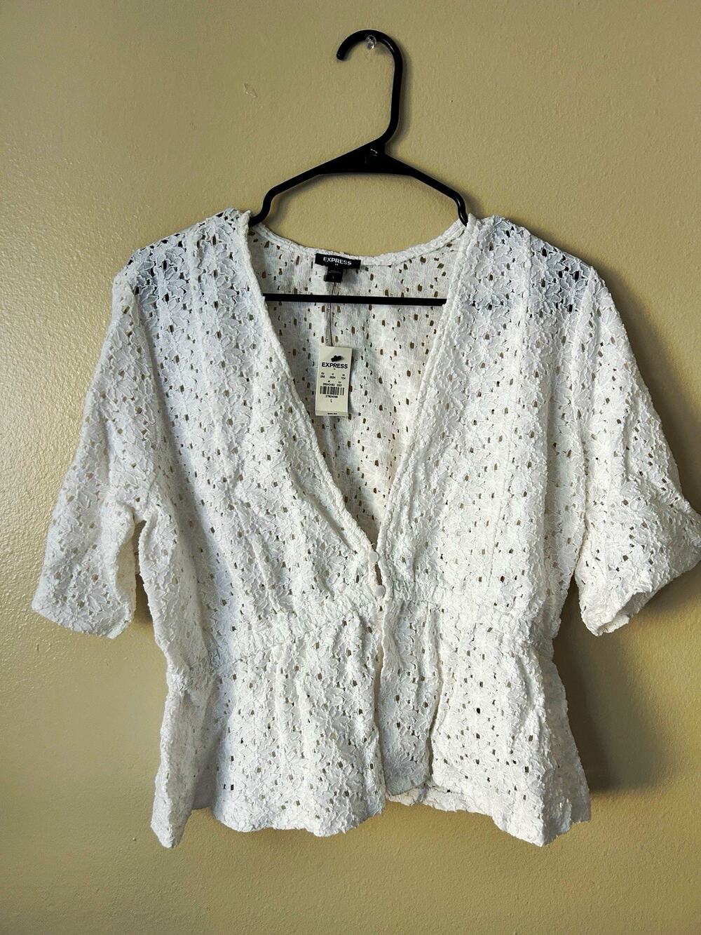 Express White Solid Lace V-Neck Short Sleeve Pullover Blouse Top Womens Size L